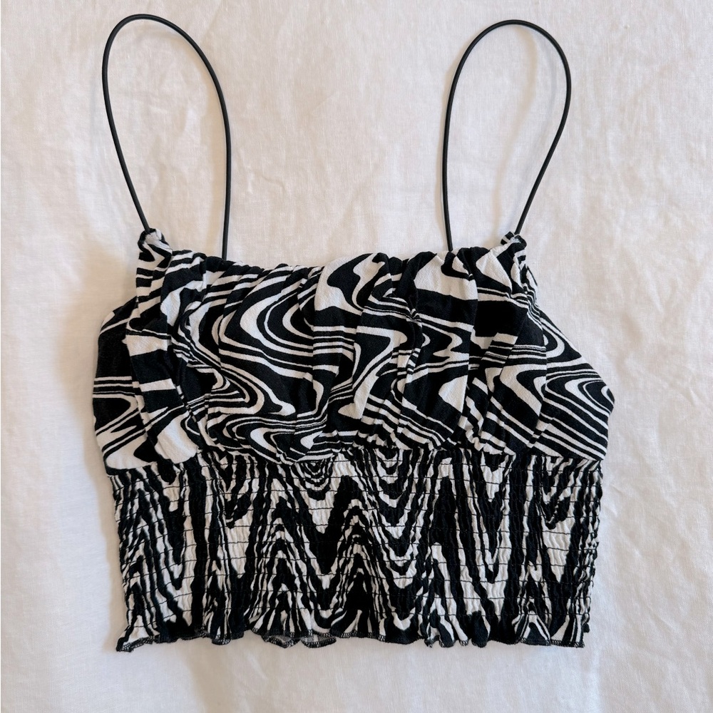 Super cute black and white swirl tank top